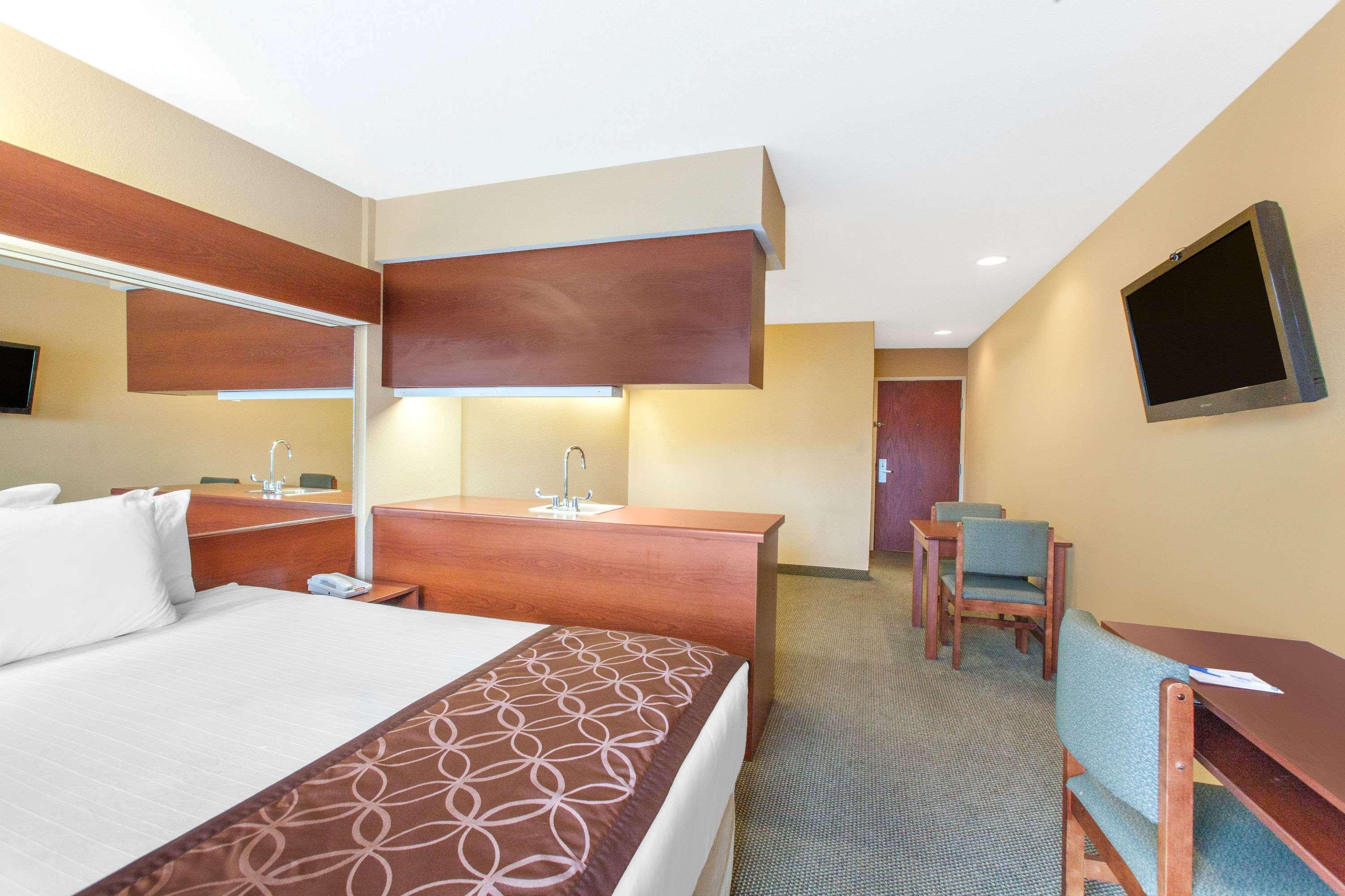 Microtel Inn By Wyndham Rogers Zewnętrze zdjęcie